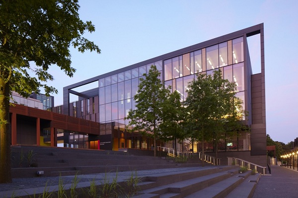 Стоимость обучения в Oxford Brookes University (Англия)